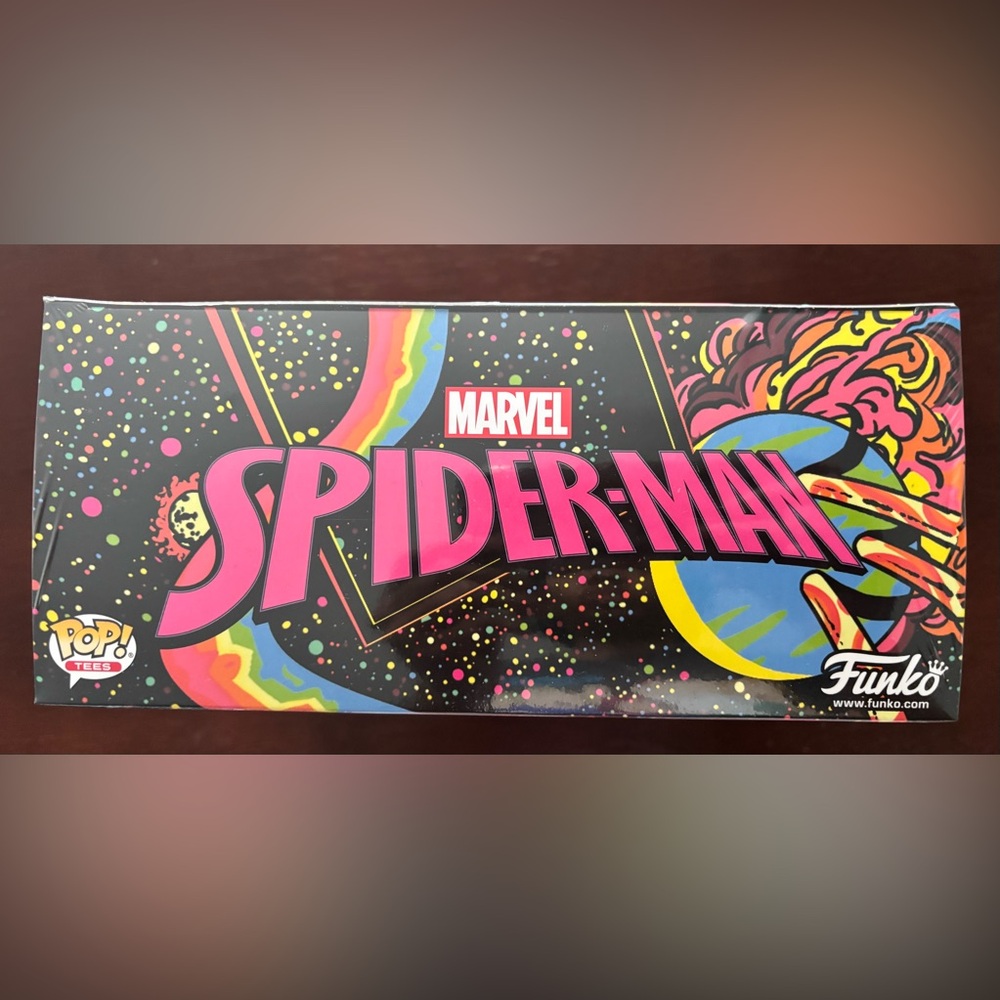 FUNKO POP MARVEL SPIDER-MAN BLACKLIGHT T-SHIRT BOX SET NEW IN BOX SEALED - Picture 5 of 5